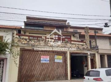 Casa · 525m² · 3 Quartos · 3 suÍtes. 3 vagas na garagem. Sala com pé direito duplo. Hidromassagem. Centro - SBC.