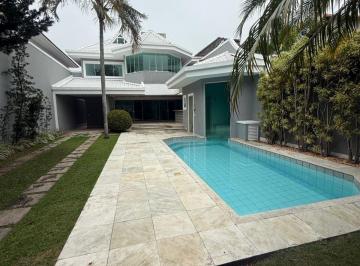 Casa de 4 quartos, Rio de Janeiro · Excelente Casa Triplex com 729m2 com 4 suítes e 5 vagas de garagem.