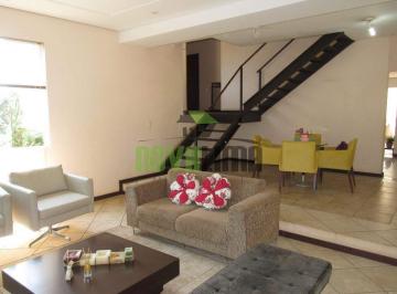 Casa · 301m² · 5 Quartos · 4 Vagas · Linda casa a venda em condomínio.