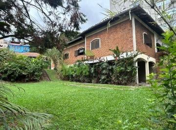 Casa · 202m² · 4 Quartos · 10 Vagas · Ótima casa a venda na região central de Nova Lima