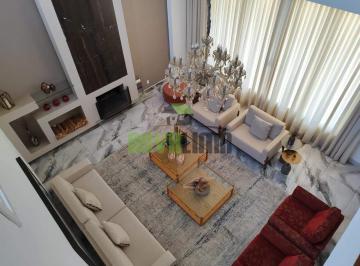 Casa · 670m² · 2 Quartos · 6 Vagas · Luxuosa Mansão em Condomínio Fechado