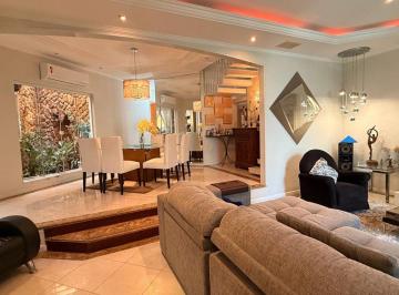Casa de 4 quartos, Rio de Janeiro · Lindissima casa com 414m2 de 4 quartos sendo 2 suites no jardim Uruçanga