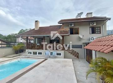 Casa · 274m² · 4 Quartos · 5 Vagas · Imóvel no Centro de Pomerode com Potencial Residencial e Comercial