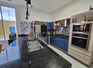 Casa de 2 quartos, Caraguatatuba · Casa com 180 m² e 2 quartos SENDO 2 SUITES à venda em Pontal de Santa Marina