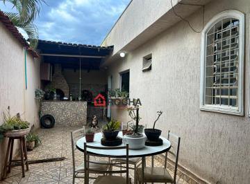 Casa de 4 quartos, Planaltina · Setor Tradicional Praça São Sebastião - Lote esquina com 02 casas