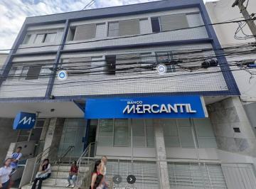Apartamento · 140m² · 4 Quartos · Apartamento na praça Praça Matriz de Itaúna.