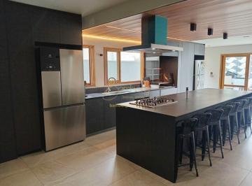 Casa · 192m² · 4 Quartos · 3 Vagas · Sobrado com 4 dormitórios, 2 Suítes, 2vagas e Ótima localização!
