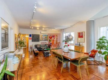 Apartamento · 174m² · 3 Quartos · 1 Vaga · Apartamento amplo, reformado e extremamente iluminado em Higienópolis