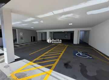 Comercial · 700m² · 10 Quartos · 6 Vagas · Imóvel comercial disponível para locação no bairro Tabajaras em Uberlândia-MG