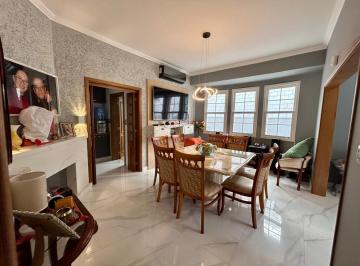 Casa · 350m² · 8 Quartos · 6 Vagas · Casa 8 dormitórios, 5 banheiros e 6 vagas no Bairro São João Porto Alegre
