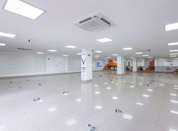 Comercial · 400m² · O tamanho certo para crescer sem mudar de endereço.
