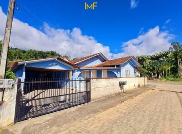 Casa · 200m² · 4 Quartos · 1 Vaga · Casa com 200m² em Rio dos Cedros-SC