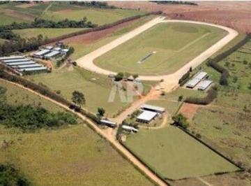 5406693451db410620b26c028e6fde25b6458ded · Rancho com 220 baias à venda, 214.300 m² por R$ 14.000.000 - Barreiro Rico - Porto Feliz/SP