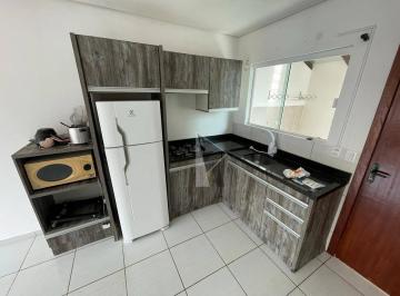 f793fe430f34a3fd62e3bce02a84aa7b573e025d · Linda casa em Barra Velha