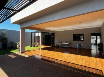 Casa de 4 quartos, Rio Verde · Casa de alto padrão à venda no Residencial Laranjeiras| 221 m², 4 quartos, piscina com hidromassagem