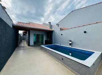 Casa de 2 quartos, Itanhaém · Casa na praia com 2 quartos e piscina em Itanhaém.