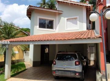 Casa · 268m² · 3 Quartos · 2 Vagas · Casa de 3 dormitório sendo 1 suíte, condomínio Recanto das Flores.