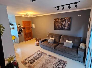 Casa · 89m² · 2 Quartos · 2 Vagas · Linda casa, 2 suites, Semi Isolada, toda decorada, pintura nova.