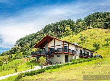 Foto 01 · Imperdível casa à venda em Rancho Queimado, Invernadinha: 4 quartos, 2 suítes, 4 banheiros, 290m²!