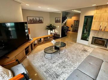 Foto 01 · Sobrado Completíssimo, 3 Suítes, 4 Vagas e 298m² no Parque dos Pássaros, SBC