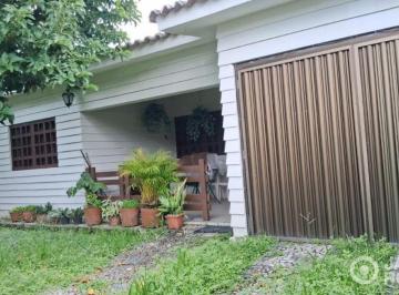 Casa de 4 quartos, Recife · Vendo casa com 225m2, 04 quartos e 2 suítes, 03 vagas, jardim, sala para 2 ambientes, com armários.