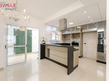 Casa · 100m² · 3 Quartos · 2 Vagas · Sobrado em Condomínio Florença, Portaria 24 hrs, 03 quartos, sendo 01 suíte, Bairro Uberaba em Curit