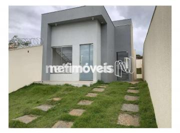Casa · 140m² · 3 Quartos · 2 Vagas · Casa de 03 Quartos com Suíte e Varanda à Venda no Portal das Acácias em Pedro Leopoldo.