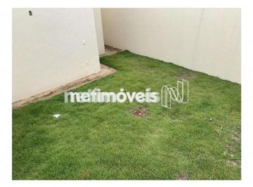 Casa · 140m² · 3 Quartos · 2 Vagas · Casa de 03 Quartos com Suíte e Varanda à Venda no Portal das Acácias em Pedro Leopoldo.