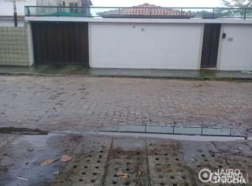 Casa de 3 quartos, Olinda · Vendo excelente casa, nova, 150m2, 03 quartos, 01 suíte, 5 vagas, piscina, chur, jardim.