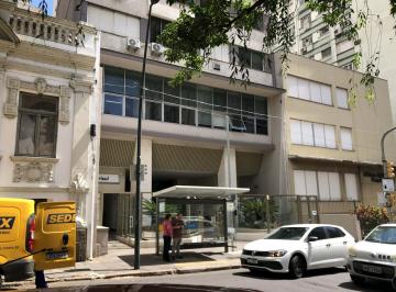 Apartamento · 50m² · 1 Quarto · apartamento 01 dormitorio em frente Palacio Farroupilha