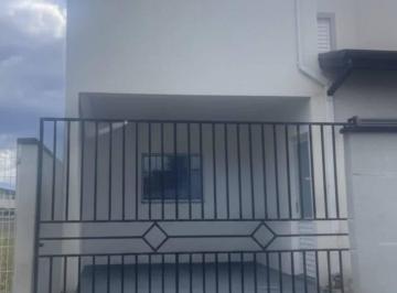 Casa · 101m² · 2 Quartos · 1 Vaga · Sobrado à Venda no Jardim Regina – Pindamonhangaba
