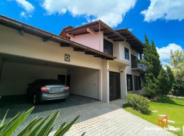 Casa · 260m² · 4 Quartos · 3 Vagas · Casa com 4 quartos no Iririú em Joinville