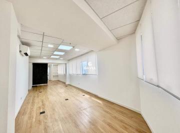 Comercial · 56m² · 1 Vaga · Conjunto Comercial/sala para aluguel no Ponta da Praia em Santos.