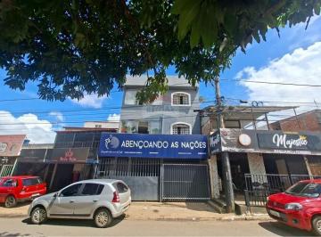 Comercial · 126m² · 9 Quartos · PREDIO GERANDO RENDA QR 313 SAMAMBAIA, COM EXECELENTE ESTRUTURA ; COM 05 APARTAMENTOS E UMA