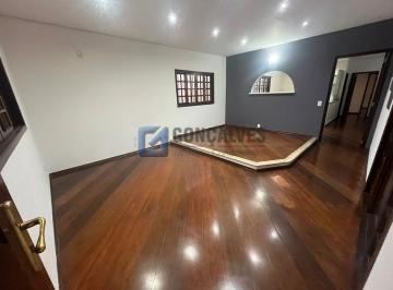 A (40) · Casa para Aluguel em Oswaldo Cruz, São Caetano do Sul – 2 Quartos, 1 Suíte, 2 Vagas