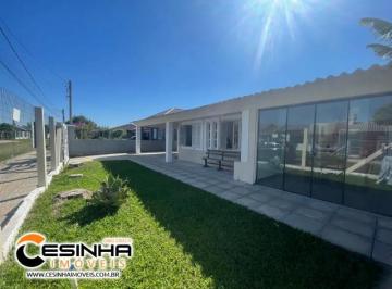 Casa · 3 Quartos · 2 Vagas · Excelente imóvel a poucas quadras do mar!