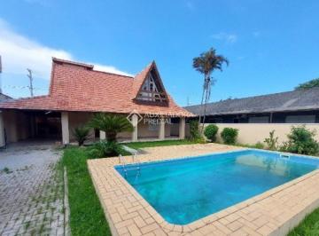 Casa · 200m² · 4 Quartos · 2 Vagas · Auxiliadora Predial aluga, excelente casa de 4 dormitórios, sendo duas suítes.
