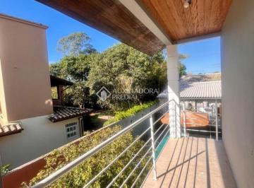 Casa · 130m² · 3 Quartos · 5 Vagas · Casa 3 dormitórios com piscina e pátio privativo no Campeche