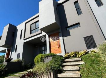 Casa · 110m² · 3 Quartos · Casa para locação anual com tres quartos sendo uma suite no Loteamento Quinta dos Açores