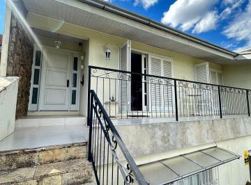 Casa · 180m² · 4 Quartos · 2 Vagas ·
Casa à venda no bairro Panazzolo