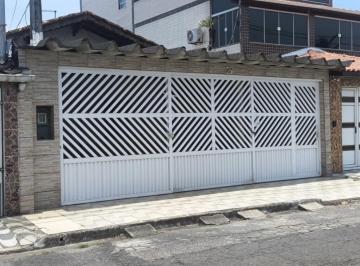 Casa · 89m² · 2 Quartos · 5 Vagas · Espaçosa Casa Geminada à Venda no Balneário Maracanã, Praia Grande - 2 Quartos e Churrasqueira