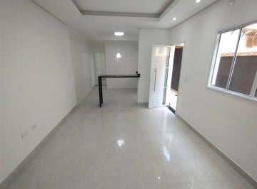 Casa · 54m² · 2 Quartos · 1 Vaga · Excelente casa de condomínio sobreposta baixa com 02 dormitórios, sendo 01 suíte, e amplo quintal re