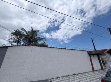 Casa · 103m² · 2 Quartos · 5 Vagas · Casa de 2 dormitórios com piscina!