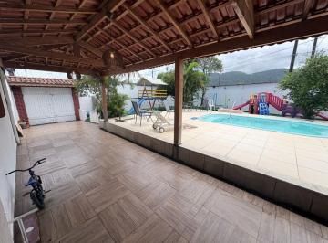 Casa · 103m² · 2 Quartos · 5 Vagas · Casa de 2 dormitórios com piscina!