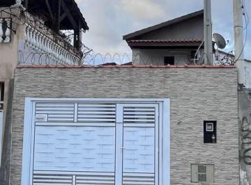 Casa · 73m² · 5 Quartos · 3 Vagas · Excelente sobrado reformado e mobiliado com 05 suítes, 01 lavabo, 03 vagas de garagem. O imóvel está