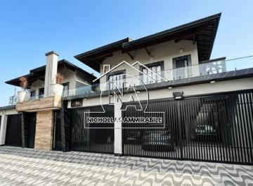 Casa · 55m² · 2 Quartos · 1 Vaga · Excelente casa de sobreposta alta em condomínio com piscinas