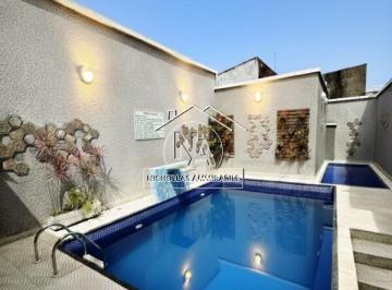 Casa · 55m² · 2 Quartos · 1 Vaga · Excelente casa de sobreposta alta em condomínio com piscinas