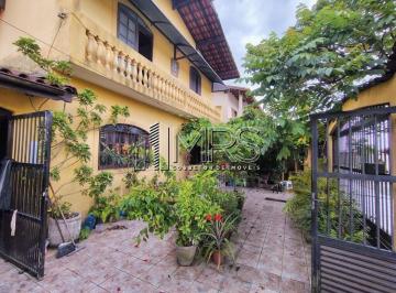 Casa · 190m² · 3 Quartos · 4 Vagas · Excelente sobrado com 03 dormitórios, sendo 01 suíte, 04 vagas de garagem, amplo quintal com churras