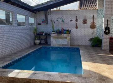 Casa · 133m² · 2 Quartos · 4 Vagas · Excelente casa com 02 suítes, sendo 01 master com hidromassagem, piscina, churrasqueira e 04 vagas d