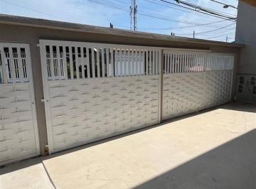 Casa · 63m² · 2 Quartos · 1 Vaga · Excelente sobrado de condomínio com 02 dormitórios, 01 banheiro social, 01 lavabo e quintal privativ